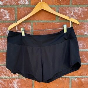 Vuori womens omni performance shorts